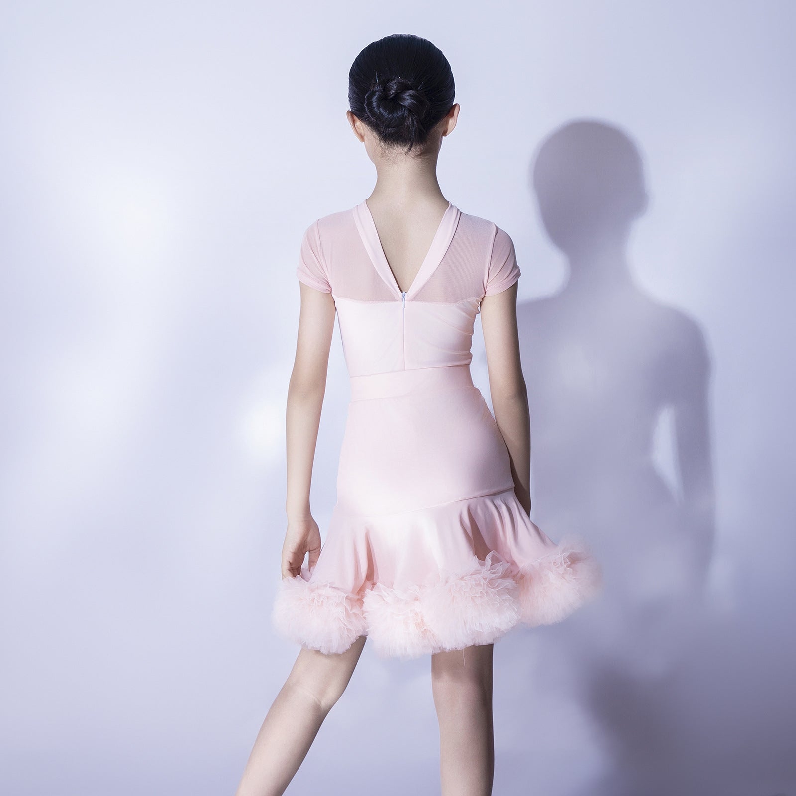 Abito da ballo latino rosa con balze in tulle ✨